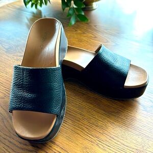 Vionic Platform Sandals 8.5
